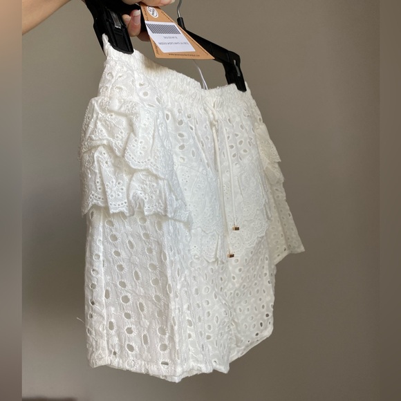 Runaway The Label Eyelet Embroidered IMOGEN SHORTS Ruffle White size S NWT - Picture 8 of 16